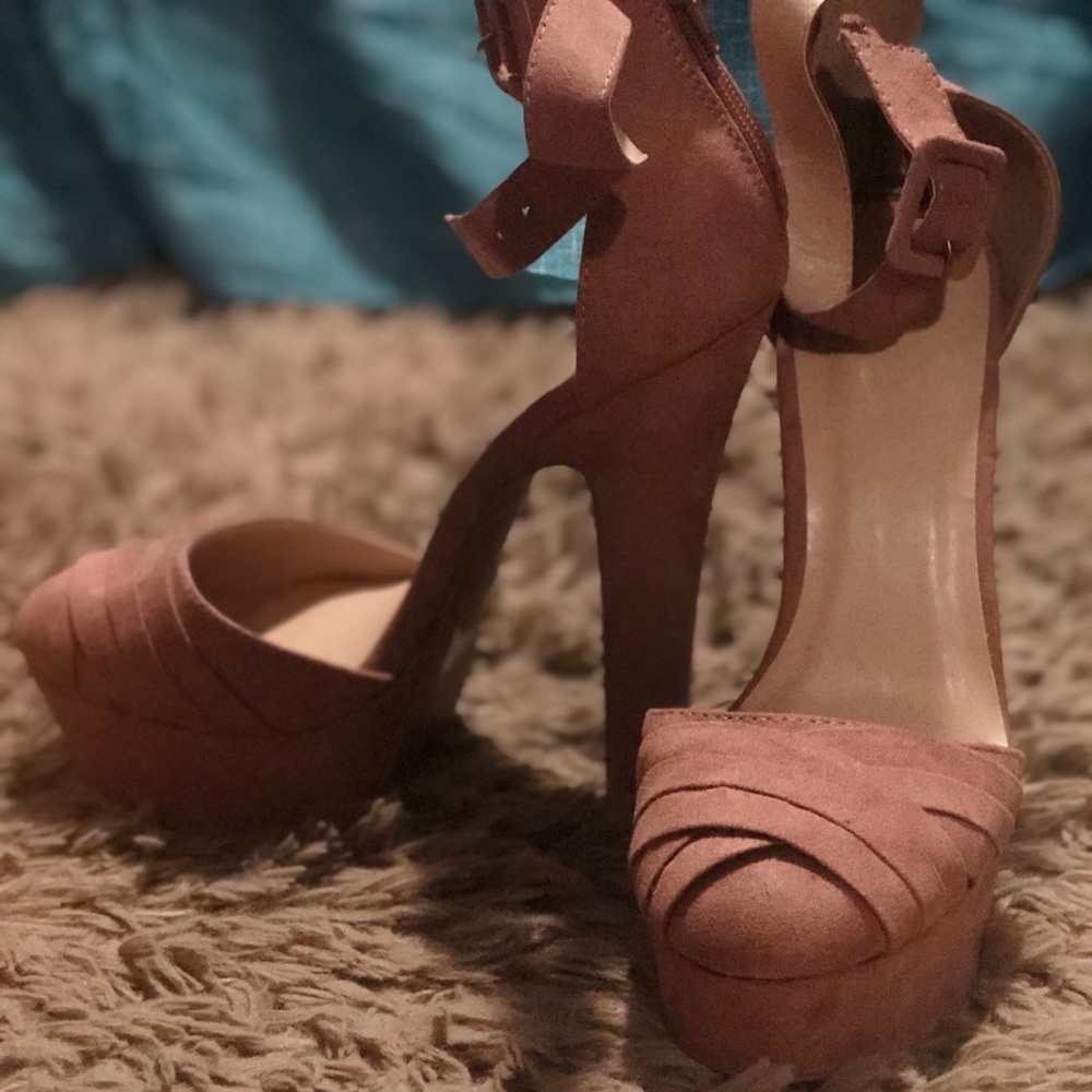 Size 9 heels